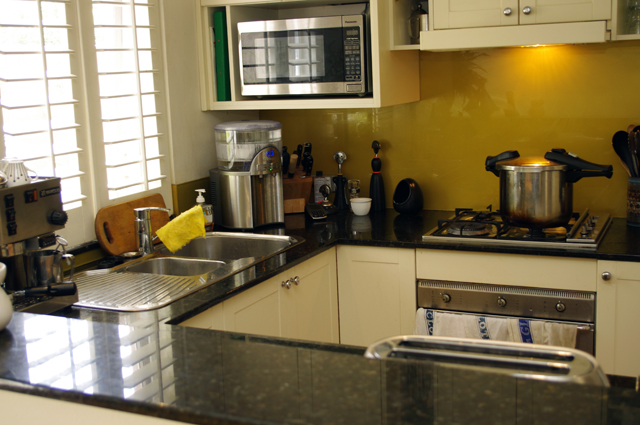 KITCHEN 1.jpg